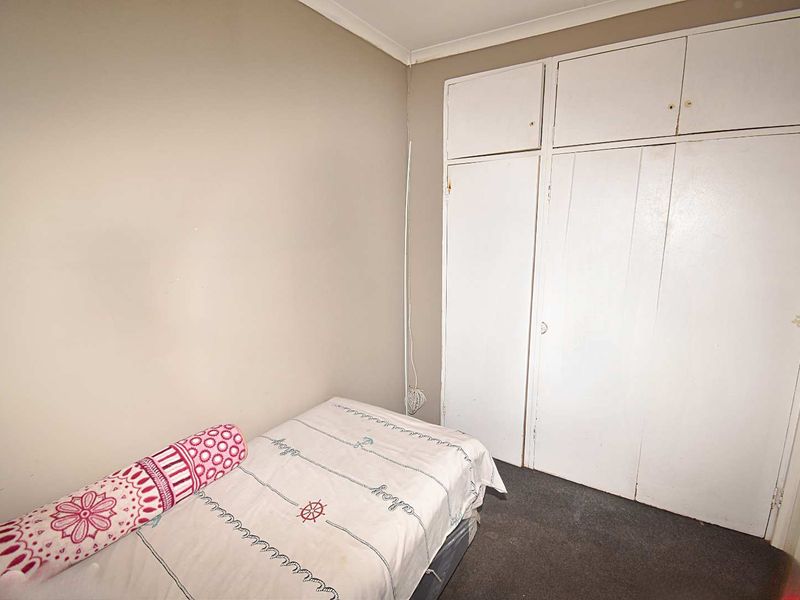 Third Floor Apartment - Photo 10
