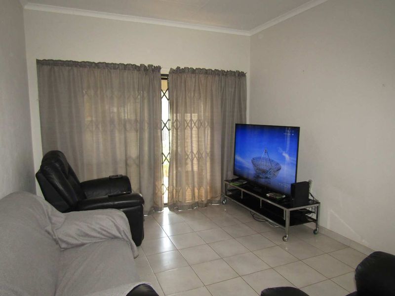 Lifestyle Living Lock Up And GO - Photo 7