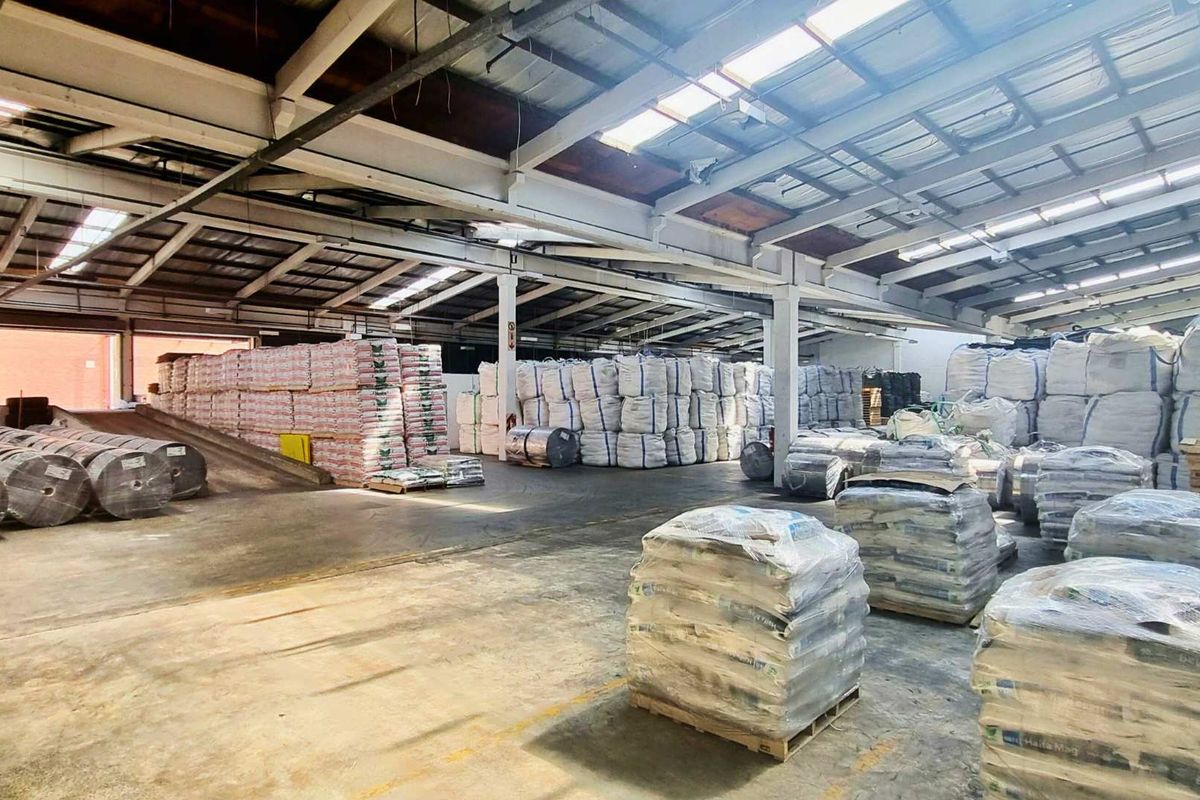 Warehouse to Let | New Germany | 1,639 m2 | Dock & Leveller - Photo 3