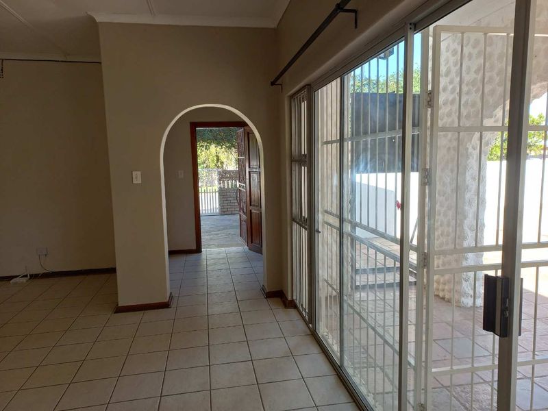 Lovely family home in a very popular area! - Photo 10