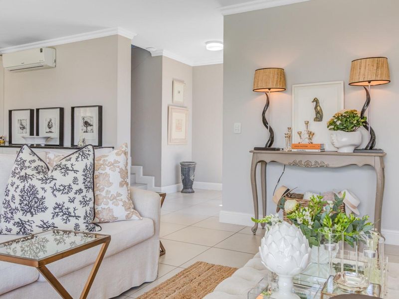 Estate Living with Outeniqua Mountain Views - Photo 4