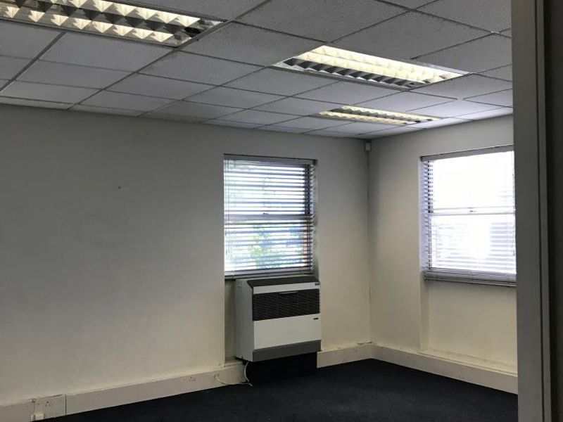 Strategic Office Location Near Howard Centre - Photo 5