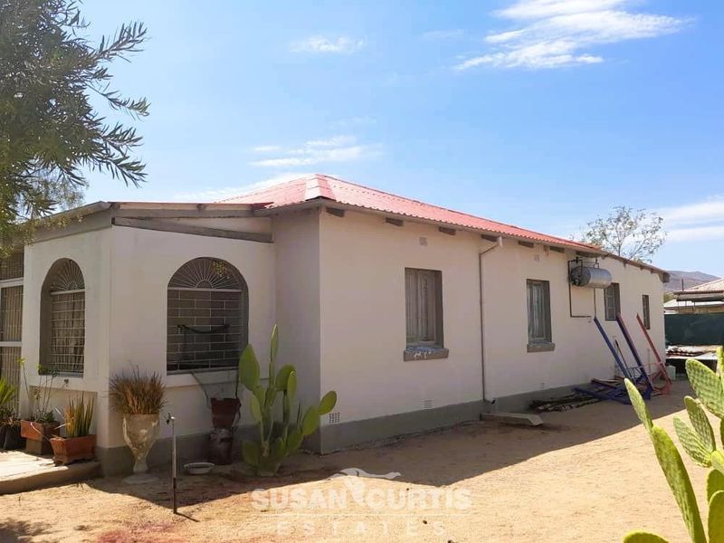 Family home in Usakos for sale - Photo 2