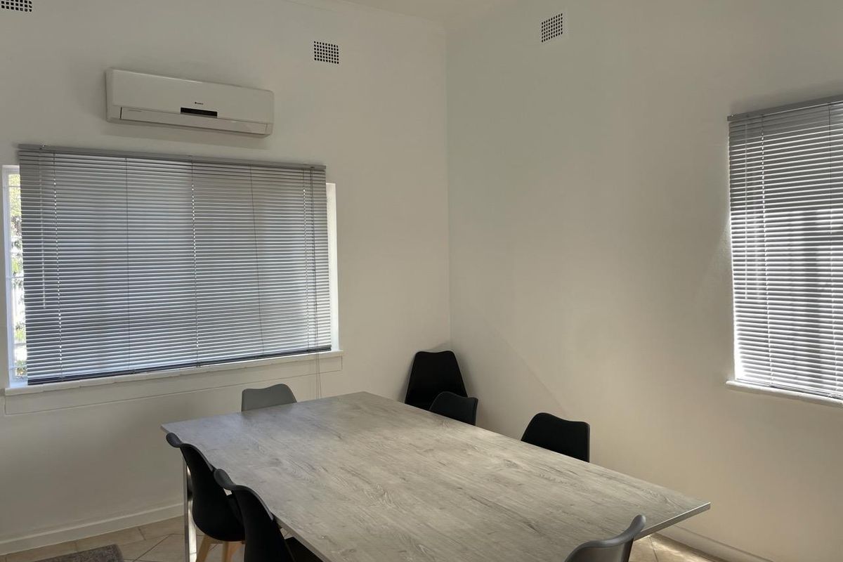 Huge property in Windhoek City Centre Office zoned! - Photo 4