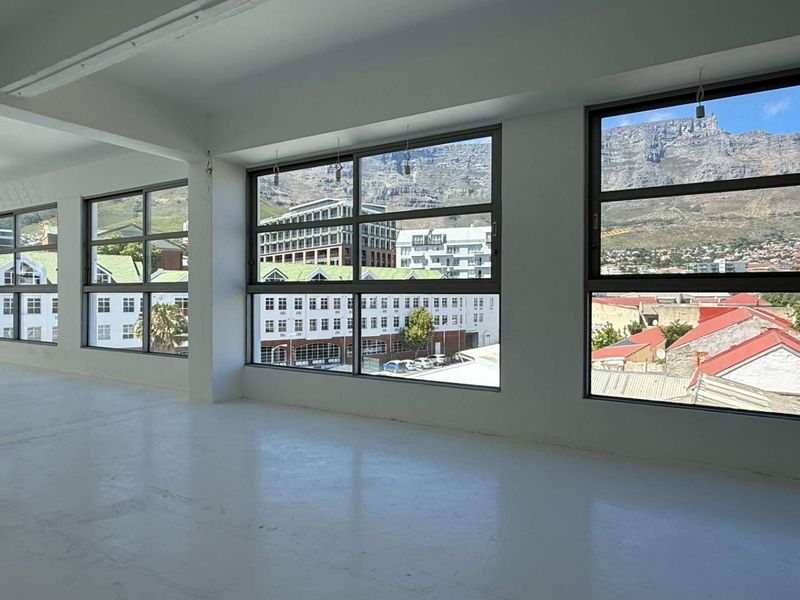 Beautiful light-filled 800m2 office to let in Gardens - Photo 2