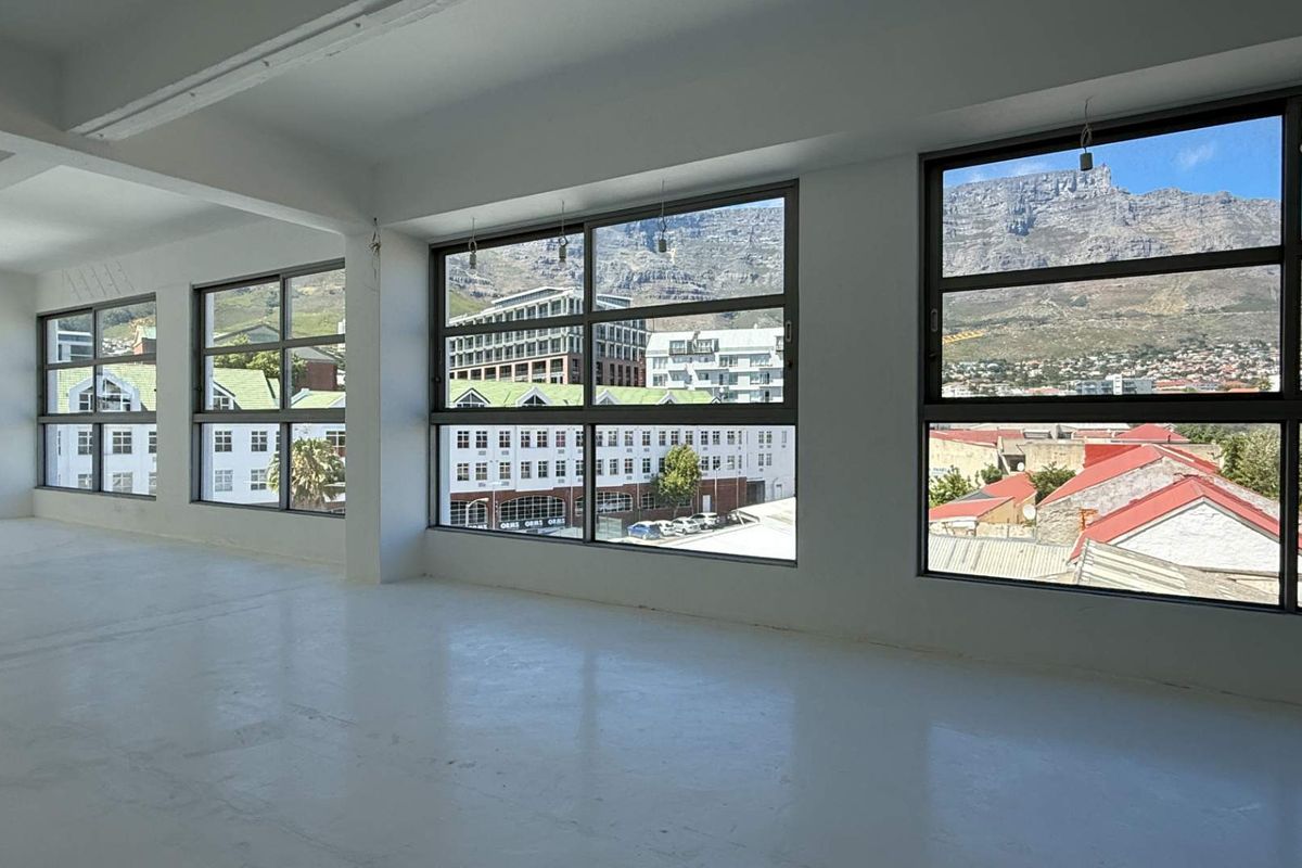 Beautiful light-filled 800m2 office to let in Gardens - Photo 2