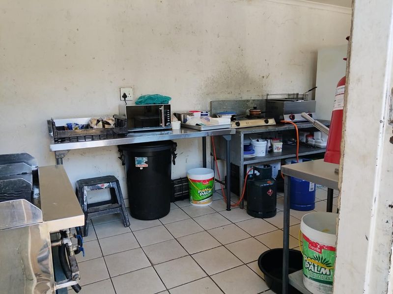 Guess House for sale with potential income - Photo 3