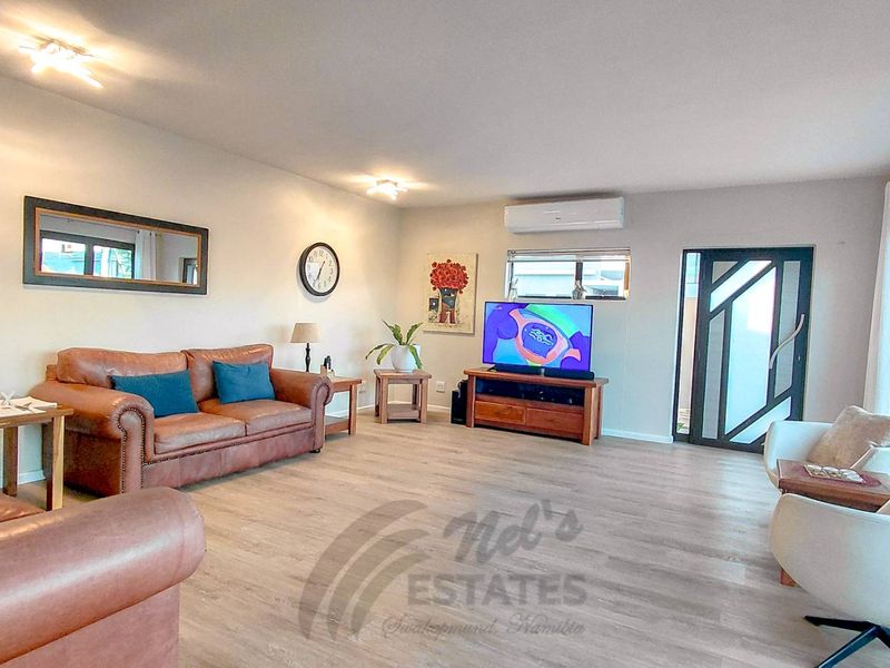 Impressive and Modern Home For Sale in Kramersdorf, Swakopmund - Photo 3
