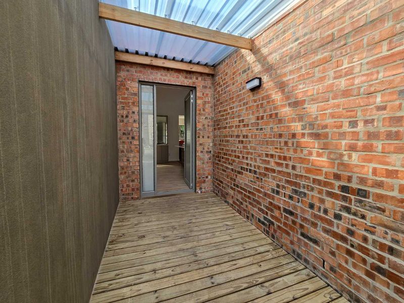 Modern 3 bedroom townhouse for sale in Stilbaai-Wes. - Photo 2