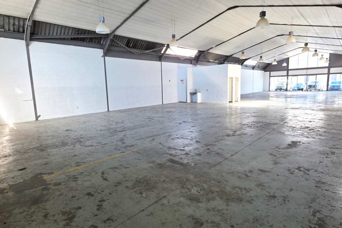 Newly Refurbished Centre in Tokai - Photo 5