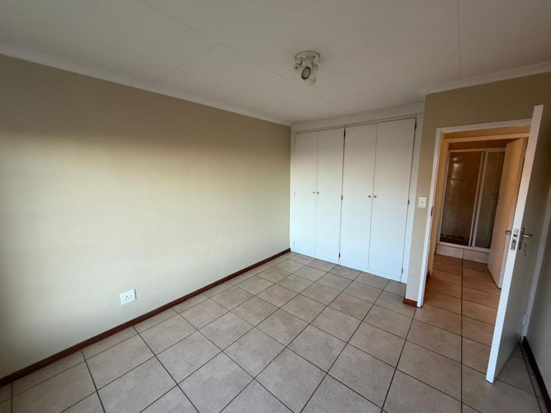 Two Bedroom Top unit in The Reeds, Centurion - Photo 10