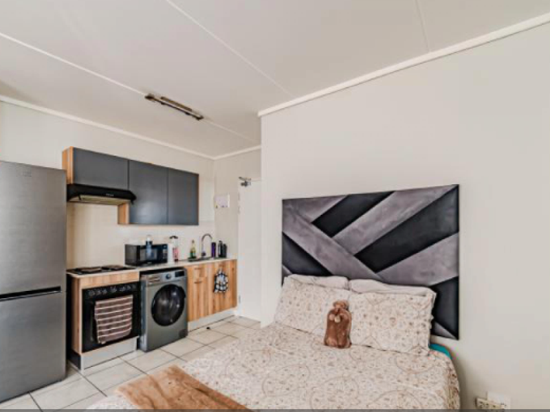 "Stylish 1-Bed in GreenCreek: 5 Mins to The Grove!" - Photo 5