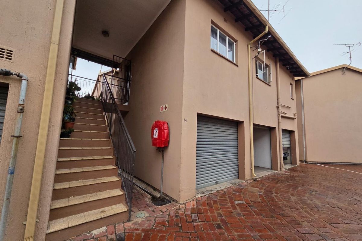 Secure & Stylish Upstairs Unit in Verwoerdpark - Photo 2