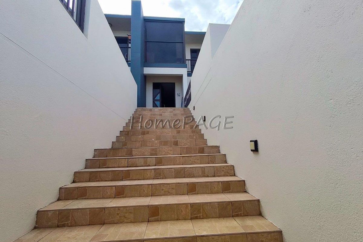 Dolphin  Beach, Walvis Bay:  High-Lying 5 Bedr Home is for Sale - Photo 2