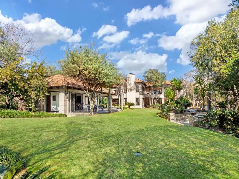 IMPRESSIVE, OPULENT LIFESTYLE ON THE RIVER - Photo 2