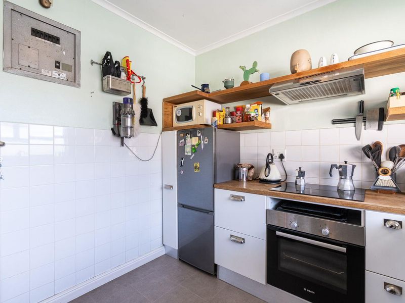 Fall in Love with Tamboerskloof – Cozy, Stylish & Perfectly Positioned - Photo 7