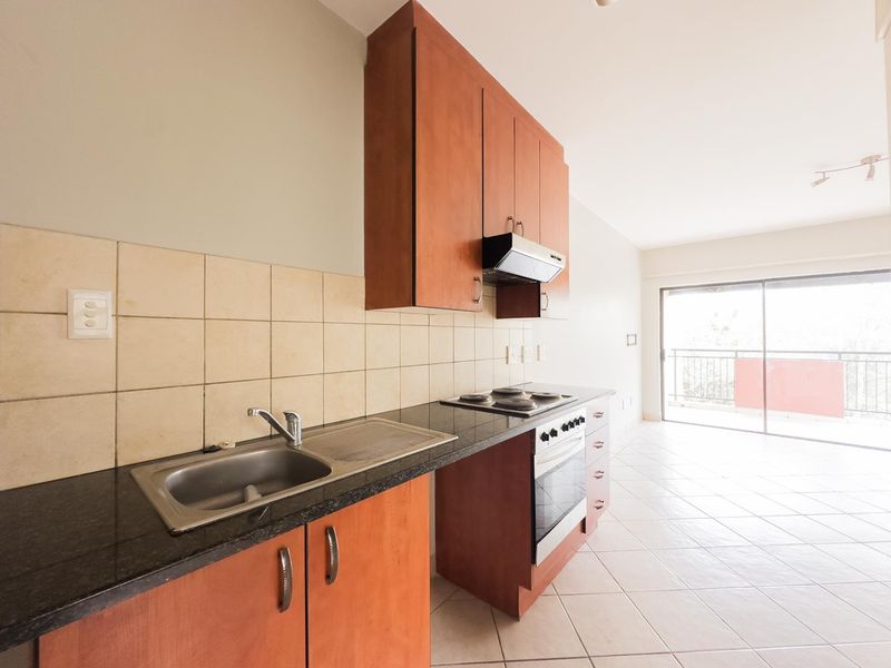 Stunning Bachelor Unit For Rent in Oukraal Boulevard, The Meadows! - Photo 10
