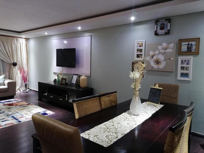 Spacious 3 Bedroom Cluster in Terenure - Photo 3