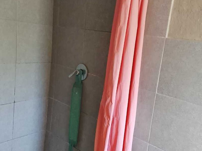 🏡 2-Bedroom Detached House for Sale in Northdale – Ideal Family Home or Investment Opportunity - Photo 10