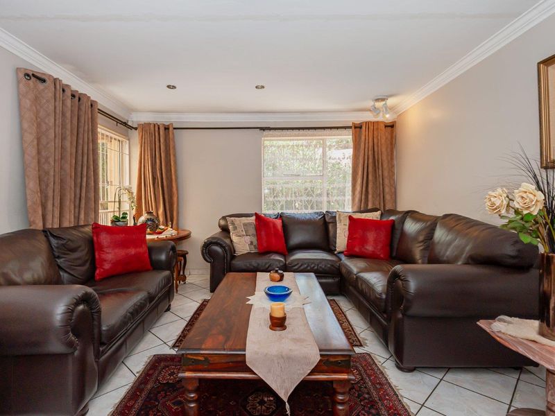 6 Bedroom House for Sale in Randhart - Photo 8