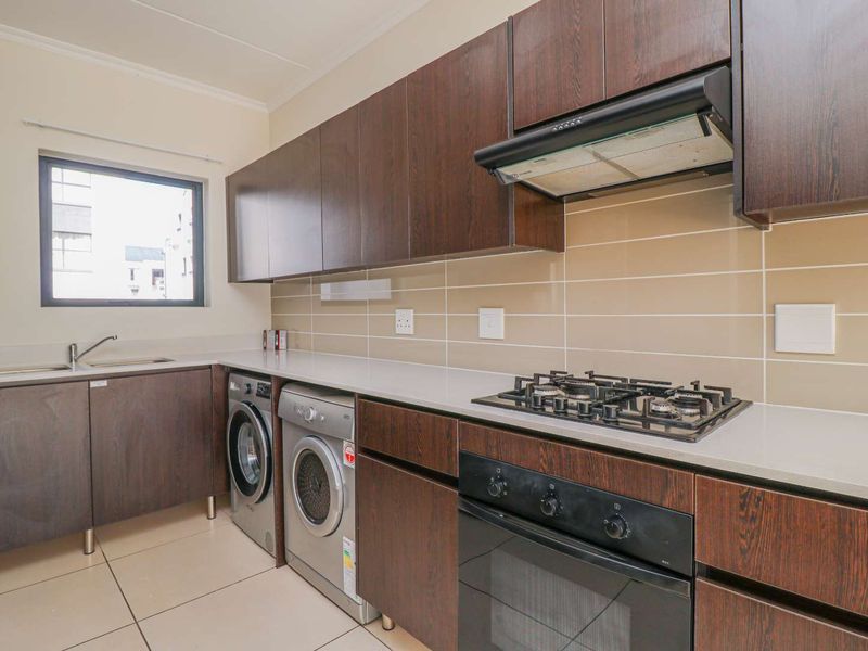 3 Bedroom, 2 bathroom unit in popular De Velde - pet friendly - Photo 1