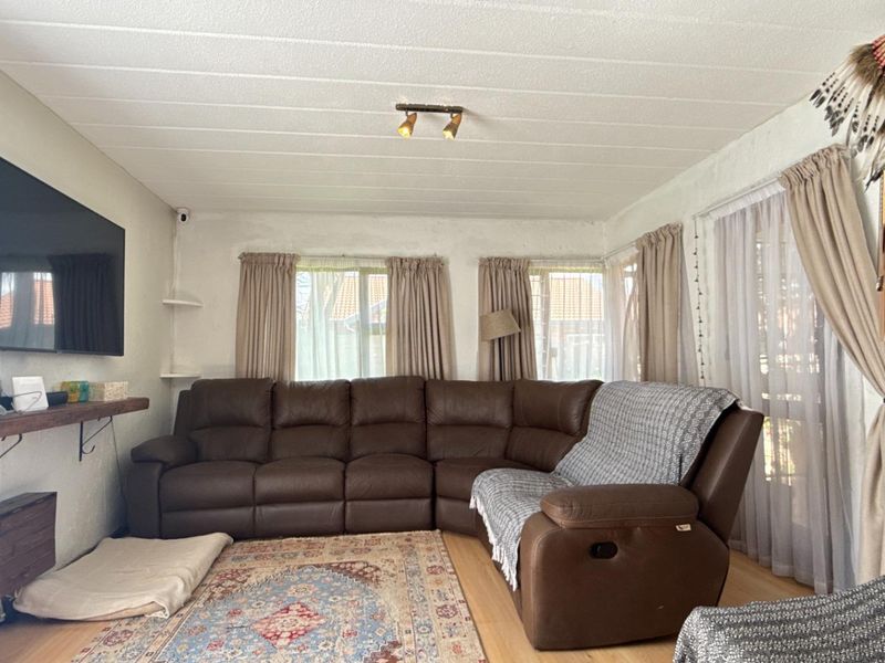 Charming Ground-Floor Gem: Convenience & Style Await! - Photo 3