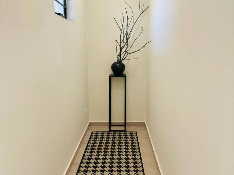 Modern 3 Bedroom/Bathroom for Sale - Photo 3