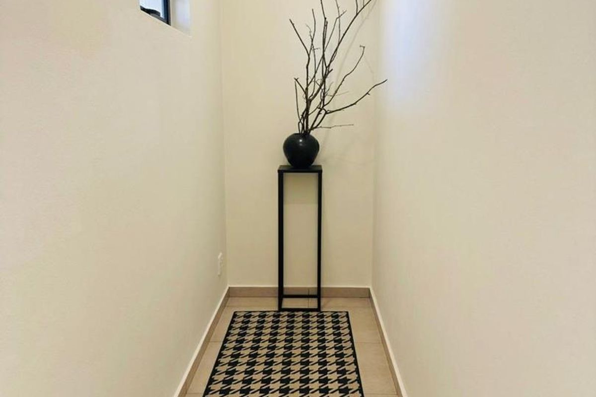 Modern 3 Bedroom/Bathroom for Sale - Photo 3