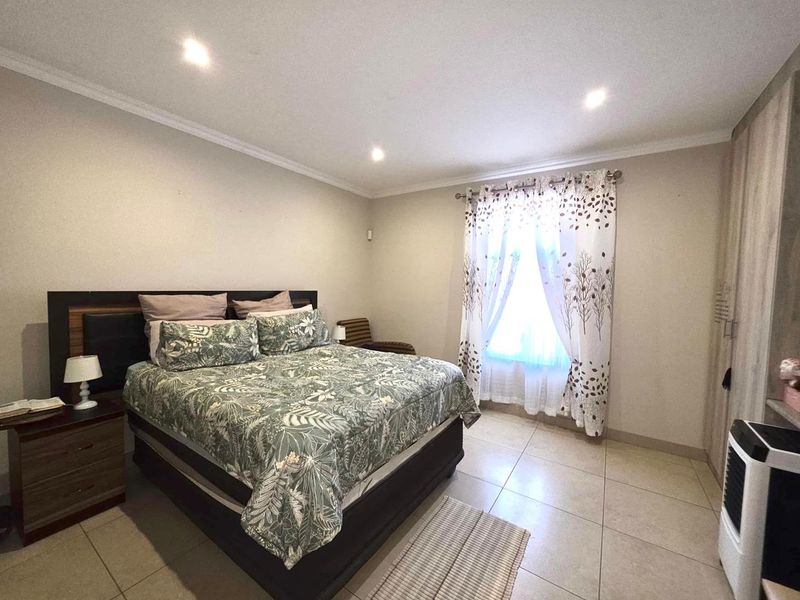 Peaceful Two-Bedroom Townhouse in Omeya Estate - Photo 5