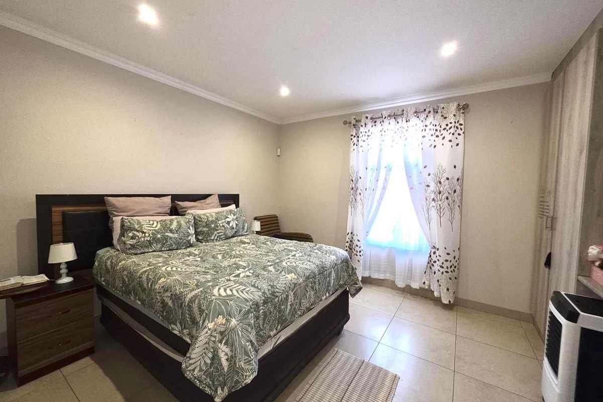 Peaceful Two-Bedroom Townhouse in Omeya Estate - Photo 5