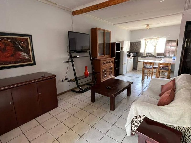 Fully Operational Guesthouse | 6 En-Suite Units | Erf 1,434m2 - Photo 9