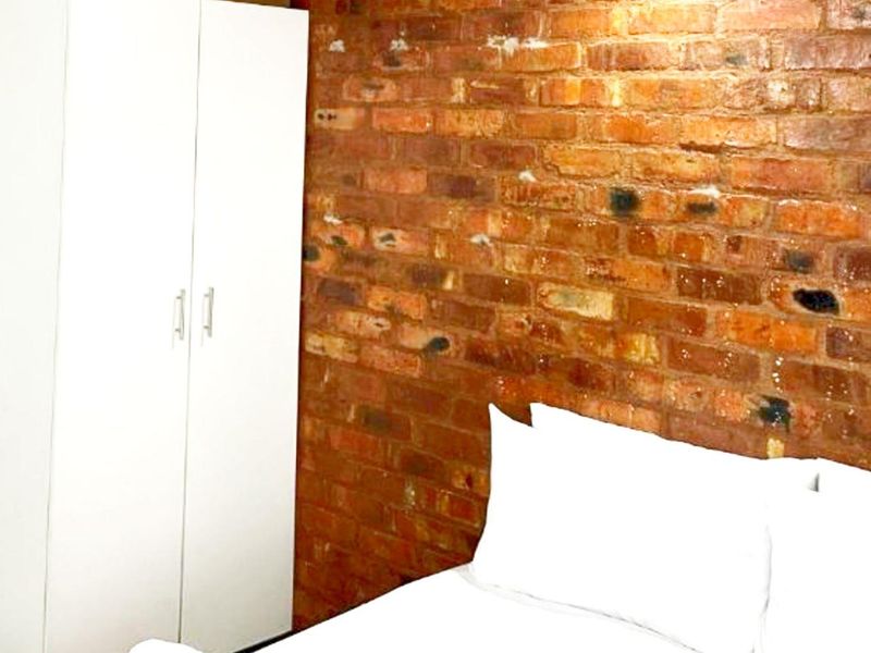 Beautiful bachelor pad in Maboneng - Photo 8