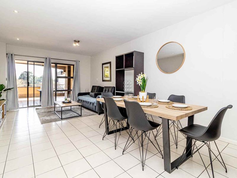 Executive Living in the Heart of Sandton! - Photo 7