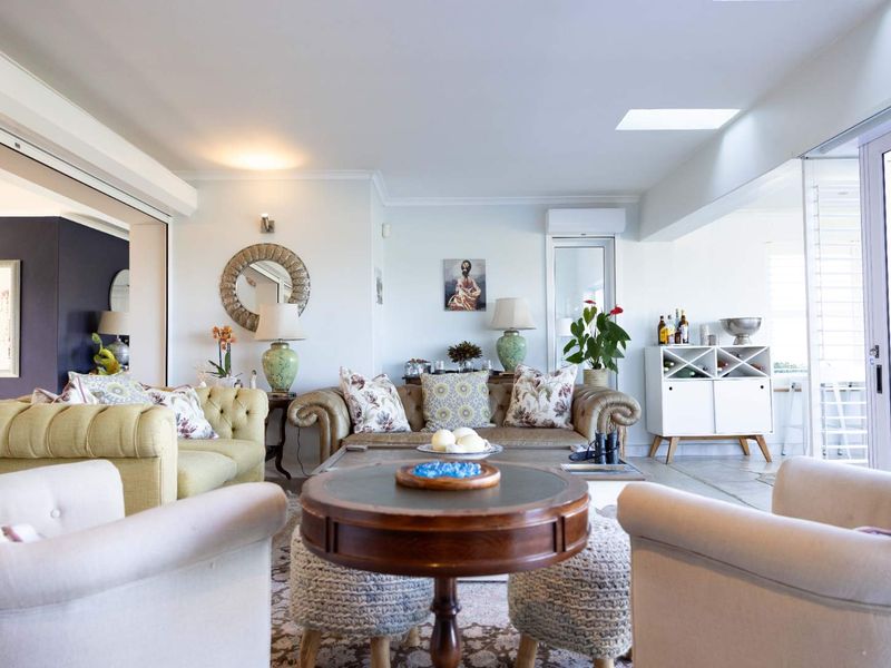 Sophisticated Luxury Living on the Slopes of Noordhoek Mountain - Photo 9