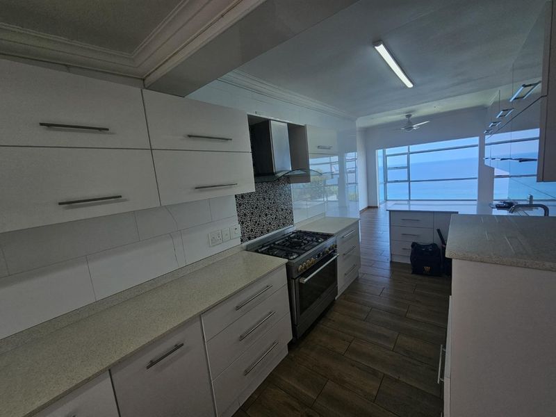 Sun-Soaked Modern Home with 5 Bedrooms &amp; Jaw-Dropping Sea Views - Photo 6