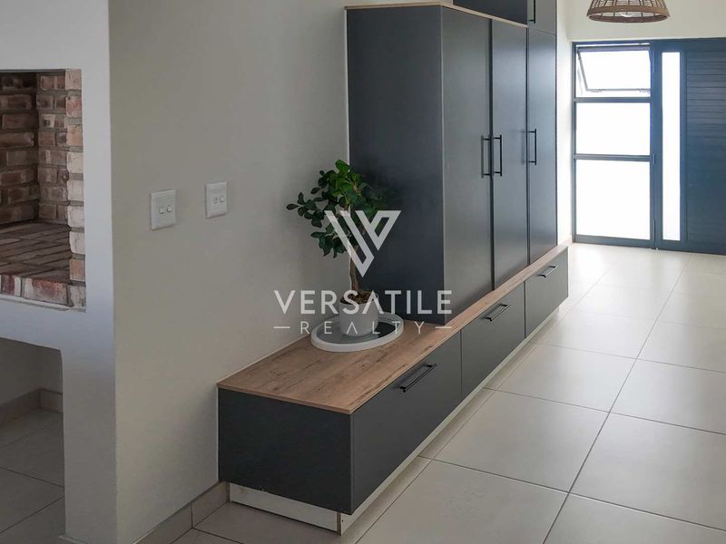 Modern Elegance Meets Coastal Comfort - Photo 8
