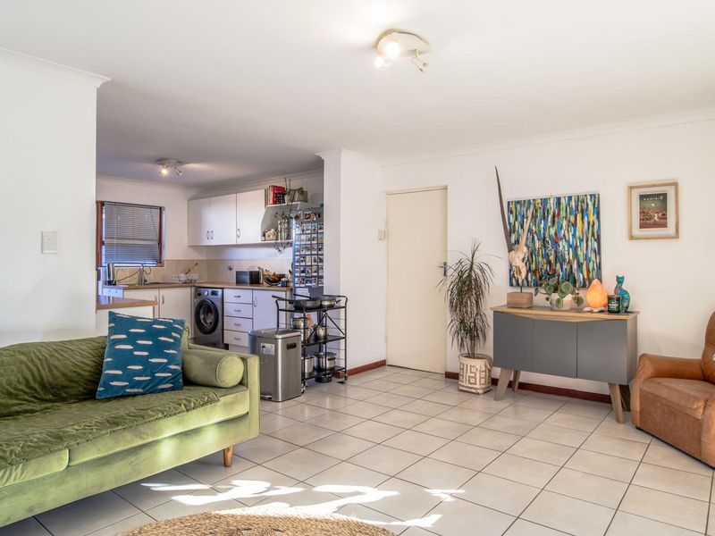 Tranquil Living in a secure complex - Photo 5