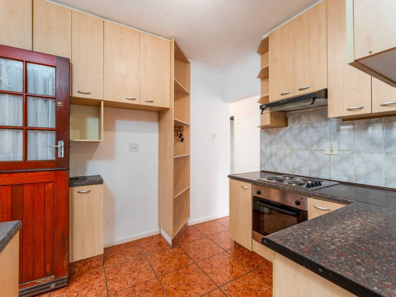 Bright & Spacious 3-Bedroom Home with Stunning Sea Views - Photo 4