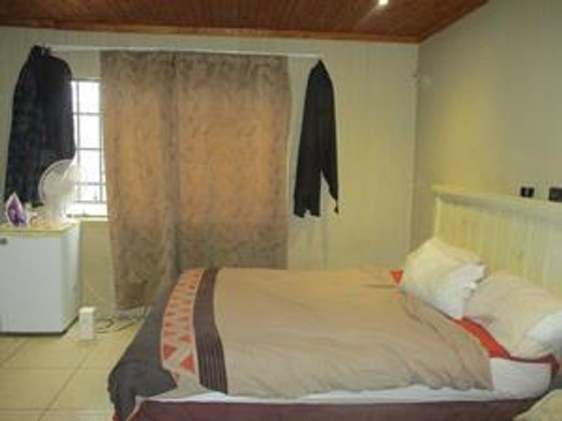 To Let - Photo 7