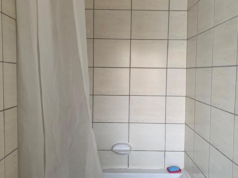 Bachelor flat for Sale City View – Windhoek West - Photo 9