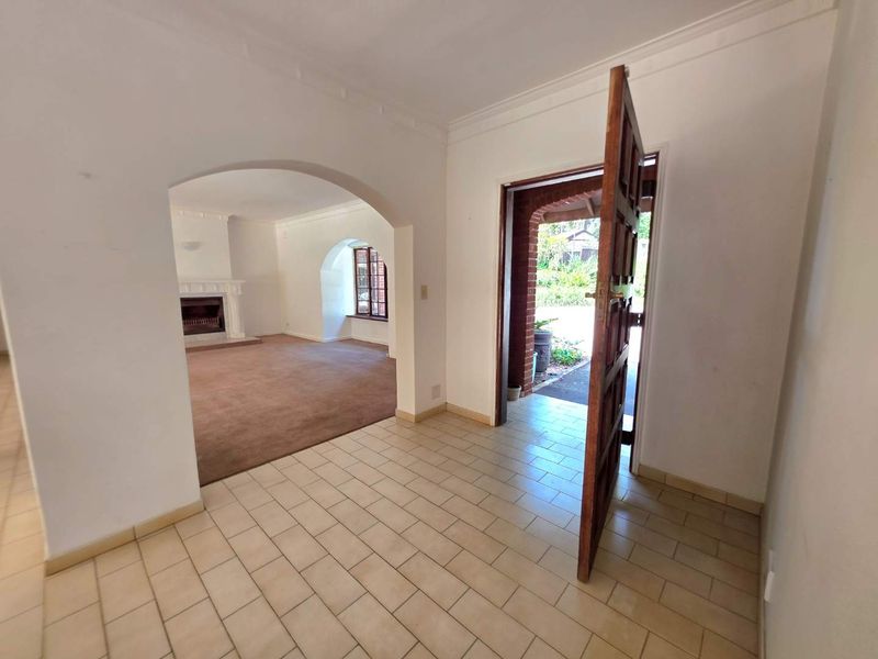 Prime Position Property + 2 Flatlets = Exceptional Value - Photo 7