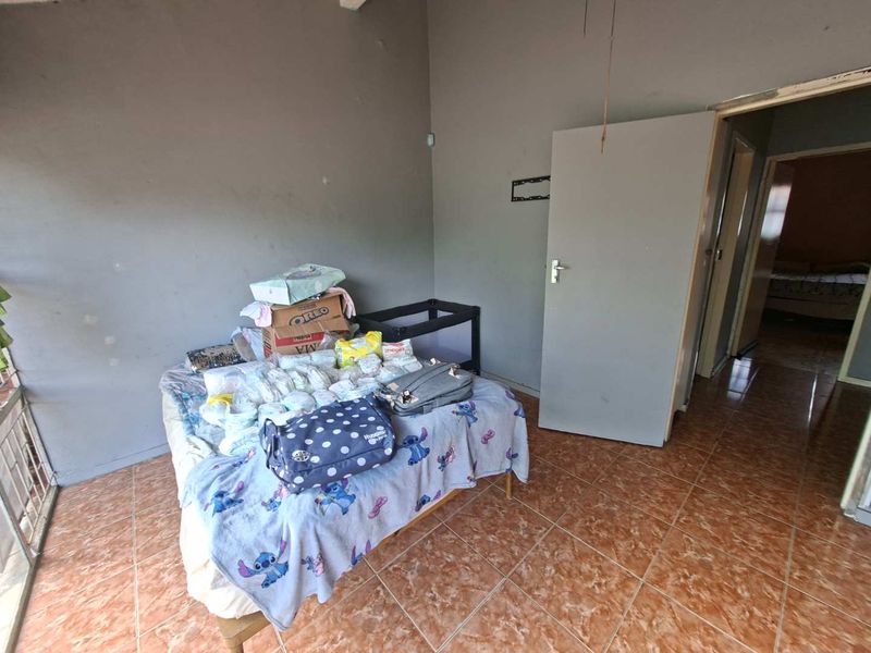 Duplex For Sale - Photo 6