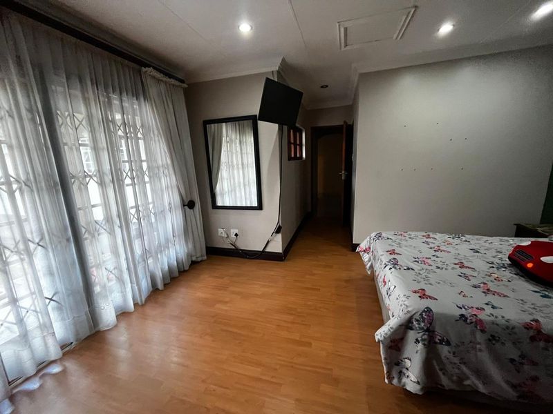 4 Bedroom family Home situated in the sought after area of farrarmere - Photo 10