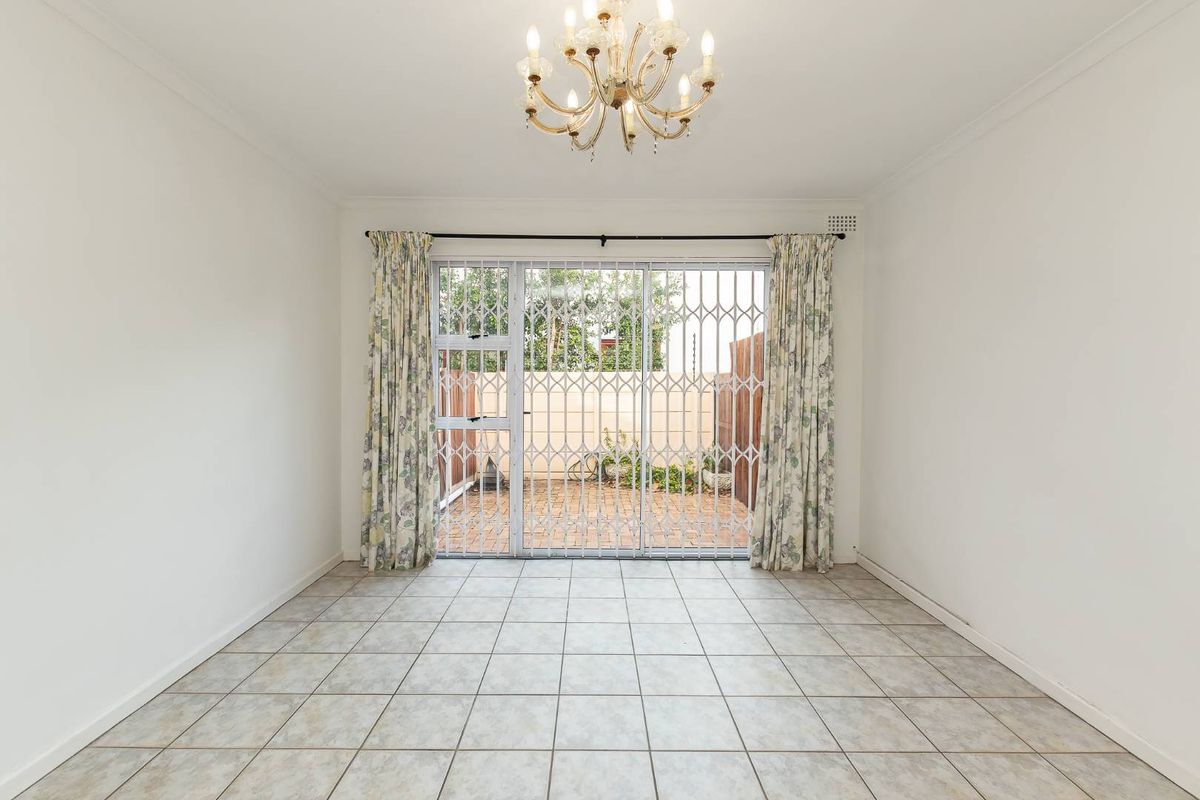 Charming One Bedroom Apartment with Entertainment Patio in Newlands / Rondebosch Village - Photo 2