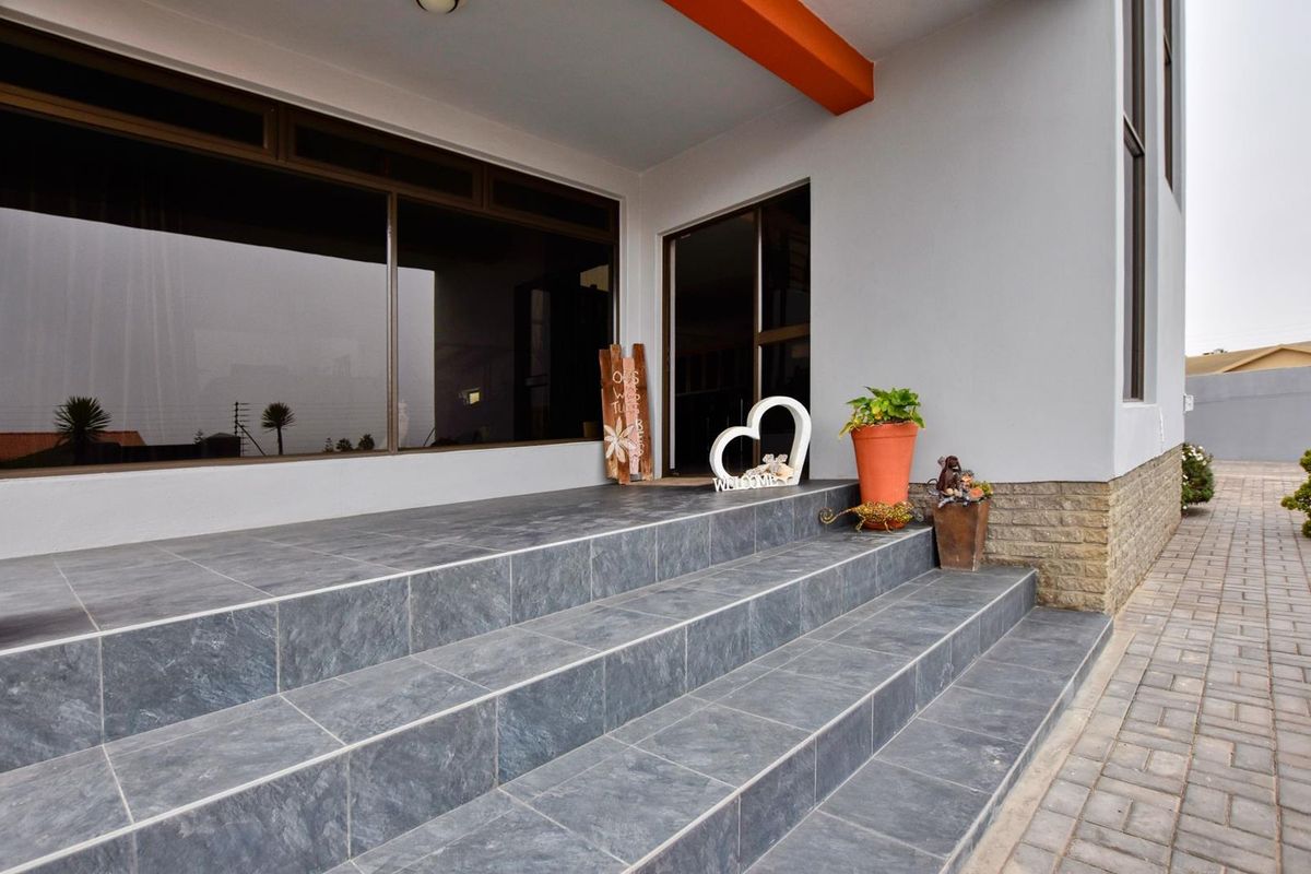 Ext 9, Swakopmund:  NEAT, SPACIOUS, ATTRACTIVE HOME is for Sale - Photo 3