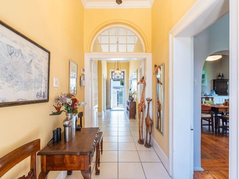 Heritage home in walking distance from Rondebosch’s finest schools! - Photo 4