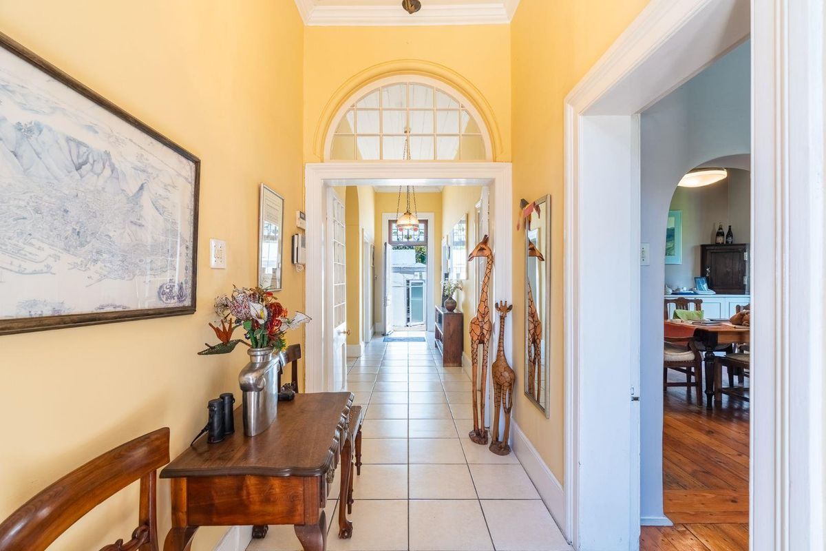 Heritage home in walking distance from Rondebosch’s finest schools! - Photo 4