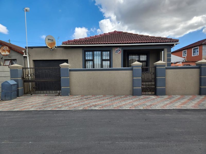 Charming 3-Bedroom Home for Sale in Litha Park, Khayelitsha - Photo 2
