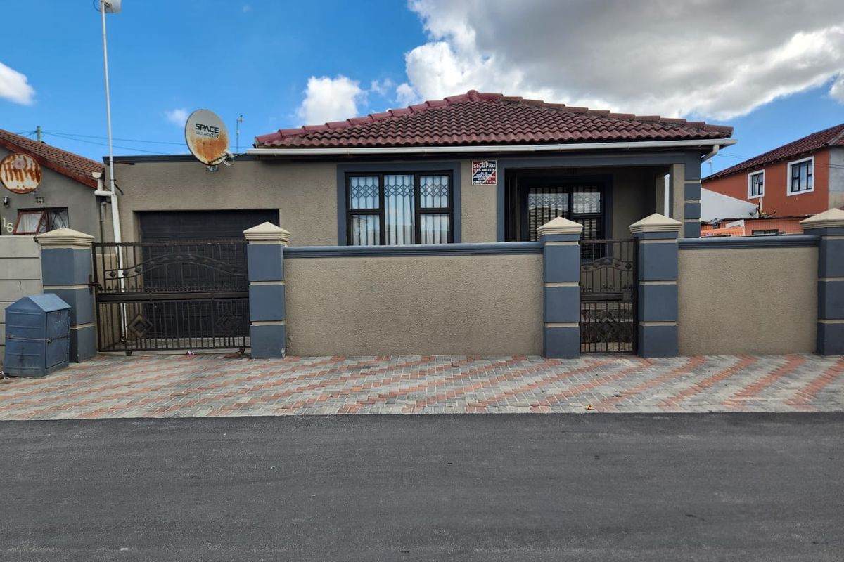 Charming 3-Bedroom Home for Sale in Litha Park, Khayelitsha - Photo 2