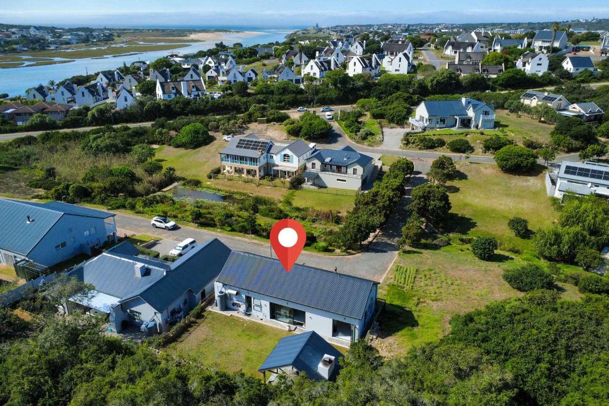 Neat two Bedroom home for sale in Stilbaai-Wes. - Photo 2